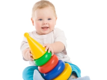 Gyermek fejlődését a 11 hónap, hogy képesnek kell lennie arra, hogy, magasság, súly, játék és gondozás