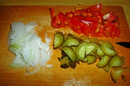 Recept saláta sós uborka és paradicsom 5 percig egy lépésről lépésre képekkel