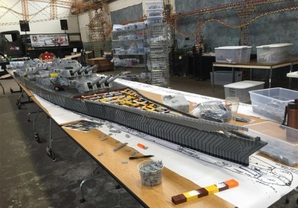 A legnagyobb hajó a Lego (a) A legnagyobb hajó a Lego