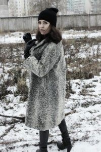 Astrakhan kabát, amit viselni, tippeket divat 50 fotó