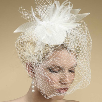 Pălărie de mireasă de nuntă este un accesoriu frumos sau o necesitate