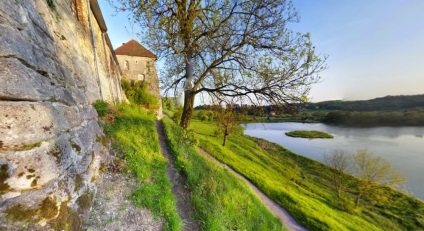 Castelul Svirzhsky din regiunea Lviv, castelul Svirzh - istorie, fotografie