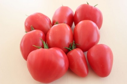 Tomato capsuni rosii german descrierea varietatii, avantajele si dezavantajele, particularitatile culturii