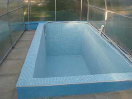 Trei moduri de a construi o piscină cu propriile mâini - materiale de perete, produse din beton
