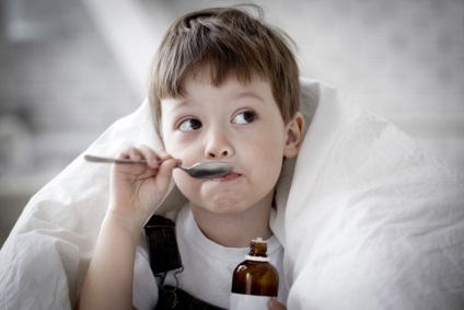 Copilul are o tuse umeda fara febra decat pentru a trata un copil (Komarovsky)