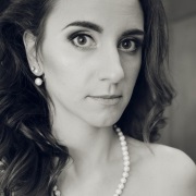 Valeria Kolomoets - esküvői frizurák leírás, fényképek, értékelések