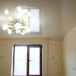 Alegem o inserție decorativă (ștecher) într-un tavan întins