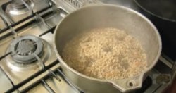 În ce fel de feluri de mâncare este mai bine să gătești porridge (cereale) Care bol este mai bine să gătești terci