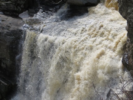 Cascada gadelsha, principalele, locuri, lângă foc