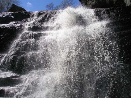 Cascada gadelsha, principalele, locuri, lângă foc