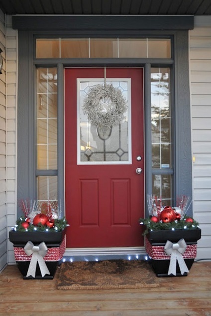30 Idei de decorare a ușii din față la noul an