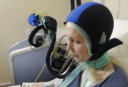 De fapt, pentru pacienții cu cancer mamar, casca de răcire previne pierderea părului după chimioterapie