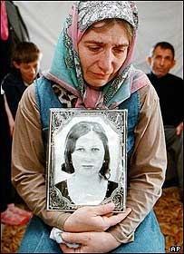 Bi-bi-si, Oroszország, a gyilkosság Elza Kungayeva anyja szeme