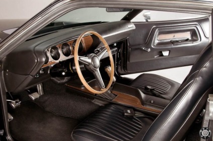 Dodge challenger 1969 (prețul este de $ 5000) este considerat o mașină musculară, totul despre mașină
