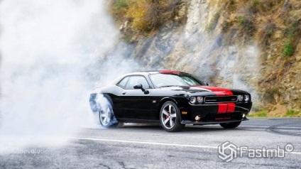 Dodge challenger srt8 392 pret, specificatii, fotografie