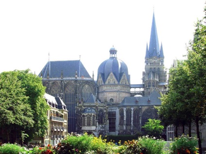 Atracții din Achen, ce să vezi în ghidul de turism Aachen către locurile turistice -