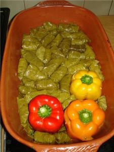 Töltött paradicsom, paprika és dolma görög