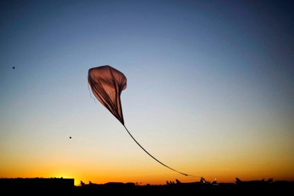 Felix Baumgartner a făcut un salt de la stratosfera