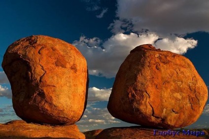 Unde se află australian interesante despre rockul Uluru și Airez