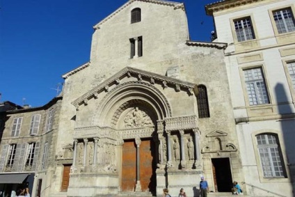 Orașul Arles din Franța - obiective turistice și monumente