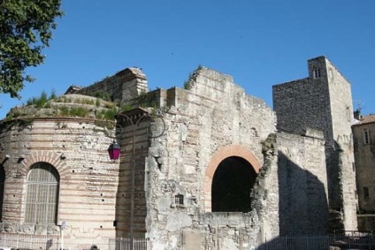 Orașul Arles din Franța - obiective turistice și monumente