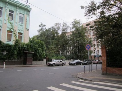 Hogyan lehet eljutni a Moszkva Sztanyiszlavszkij Színház közelében otthon