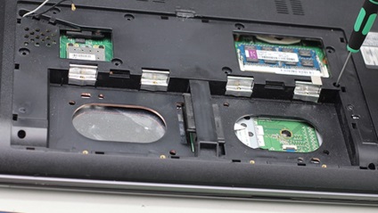 Cum să dezasamblați laptopul pentru curățarea și înlocuirea pastă termică
