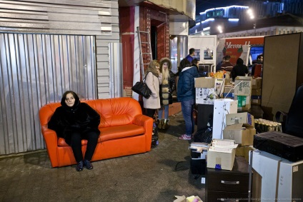 Cum au fost demolate pavilioanele comerciale din Moscova