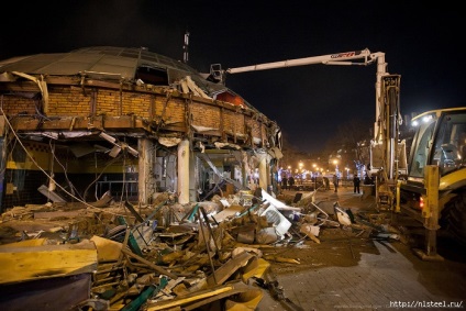 Cum au fost demolate pavilioanele comerciale din Moscova