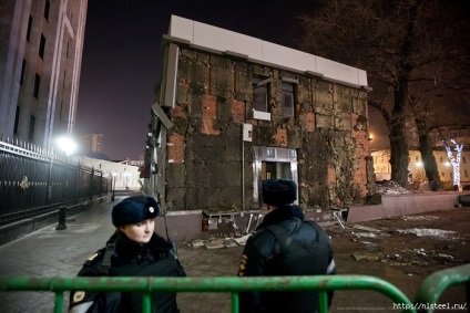 Cum au fost demolate pavilioanele comerciale din Moscova