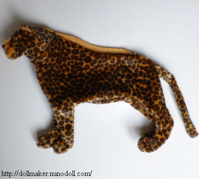 Cum să coaseți o jucărie moale din leopard, cu un cadru de sârmă