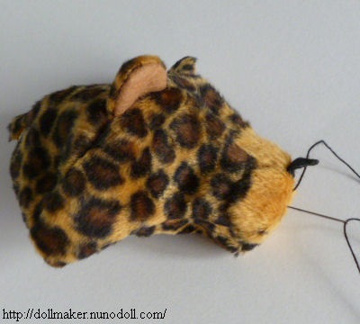 Hogyan kell varrni egy nagy puha játék leopárd egy drótketrechez