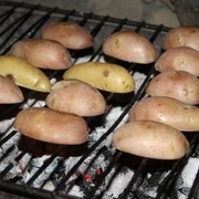 Cartofi pe grătar