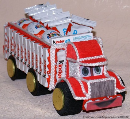 Kinder teherautó kezük (sütemények Kinder deliz) Kinder teherautó a kezüket