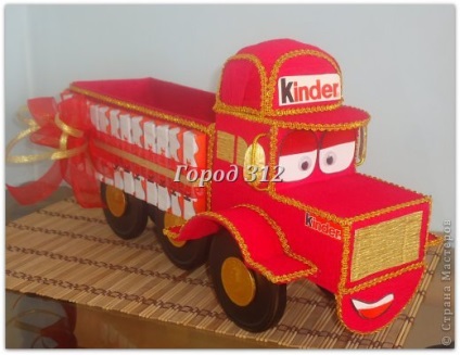 Kinder camion cu mâinile proprii