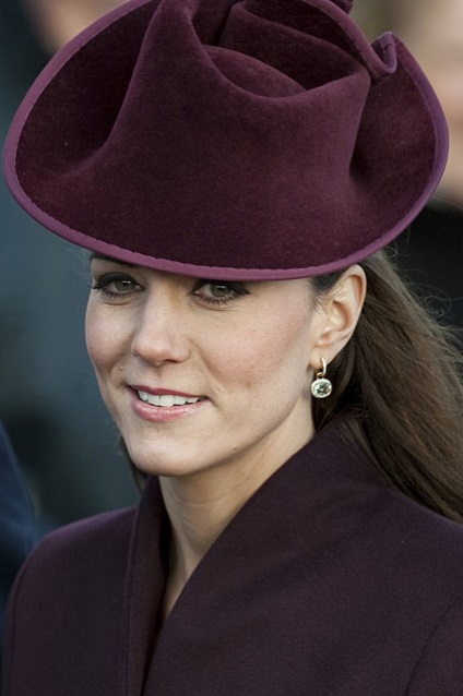 Inele, cercei, ceasuri ce au primit bijuteriile Kate Middleton ca dar de la prințul William, o bârfă
