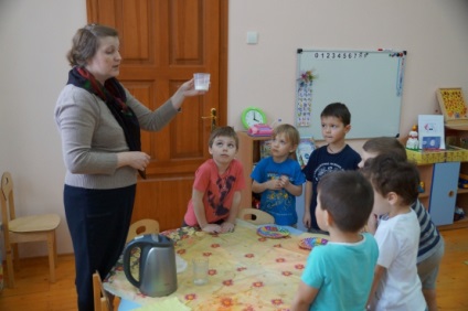 Áttekintés csomópont, hogy megismertessék a külvilág számára a gyerekek a vezető csoport „Laboratórium zöld