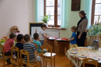 Áttekintés csomópont, hogy megismertessék a külvilág számára a gyerekek a vezető csoport „Laboratórium zöld