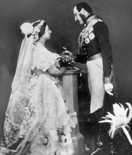 Queen Victoria és Albert herceg igaz szerelem ellenére merev hagyományok a brit bíróság