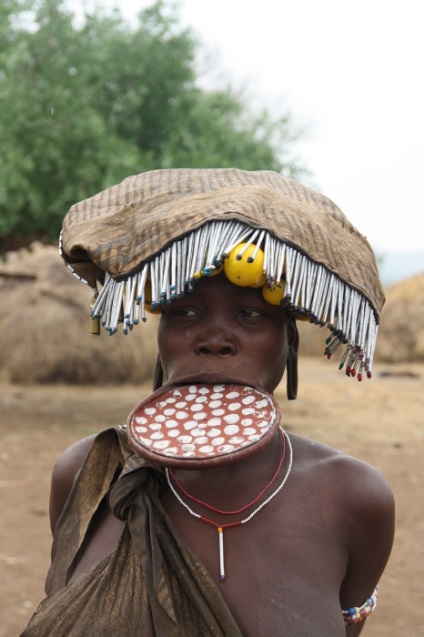 Frumusețea africană 20 de fotografii pitorești ale femeilor din diferite triburi, celebre pentru original