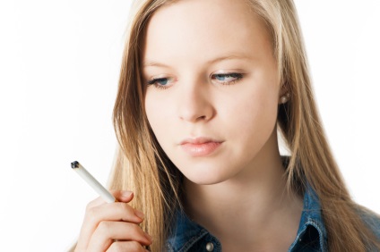 Fumatul adolescenților provoacă probleme și rău