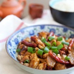 Pui - kung pao - un fel de mâncare din bucătăria chineză