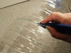 Lampa dintr-o sticlă de plastic
