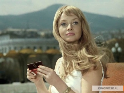 Make-up în stil sovietic 70's - începutul anilor 90, 80 de ani