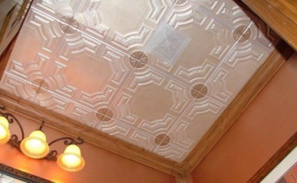 Este posibil să pictați o placă de tavan dintr-o spumă și apoi