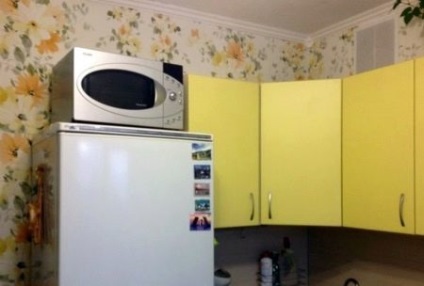 Este posibil să puneți un cuptor cu microunde pe instalația frigiderului, recenzii