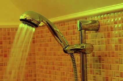 Masaj duș pentru capul de duș așa cum este numit, igiena vară și tipurile de bază
