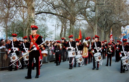 Tradițiile de Paști din Marea Britanie, salut, Londra