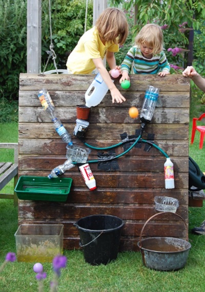 Artizanat pentru un loc de joaca pentru copii dintr-o varietate de materiale - un gazon pentru copii si parinti