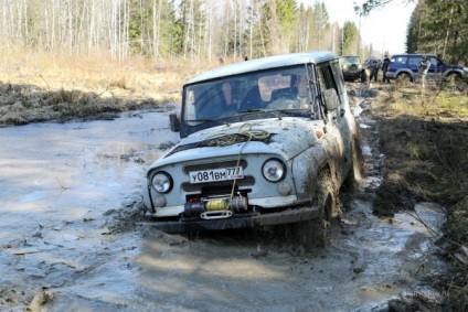 Secvența de a construi o mașină off-road, un club de modă